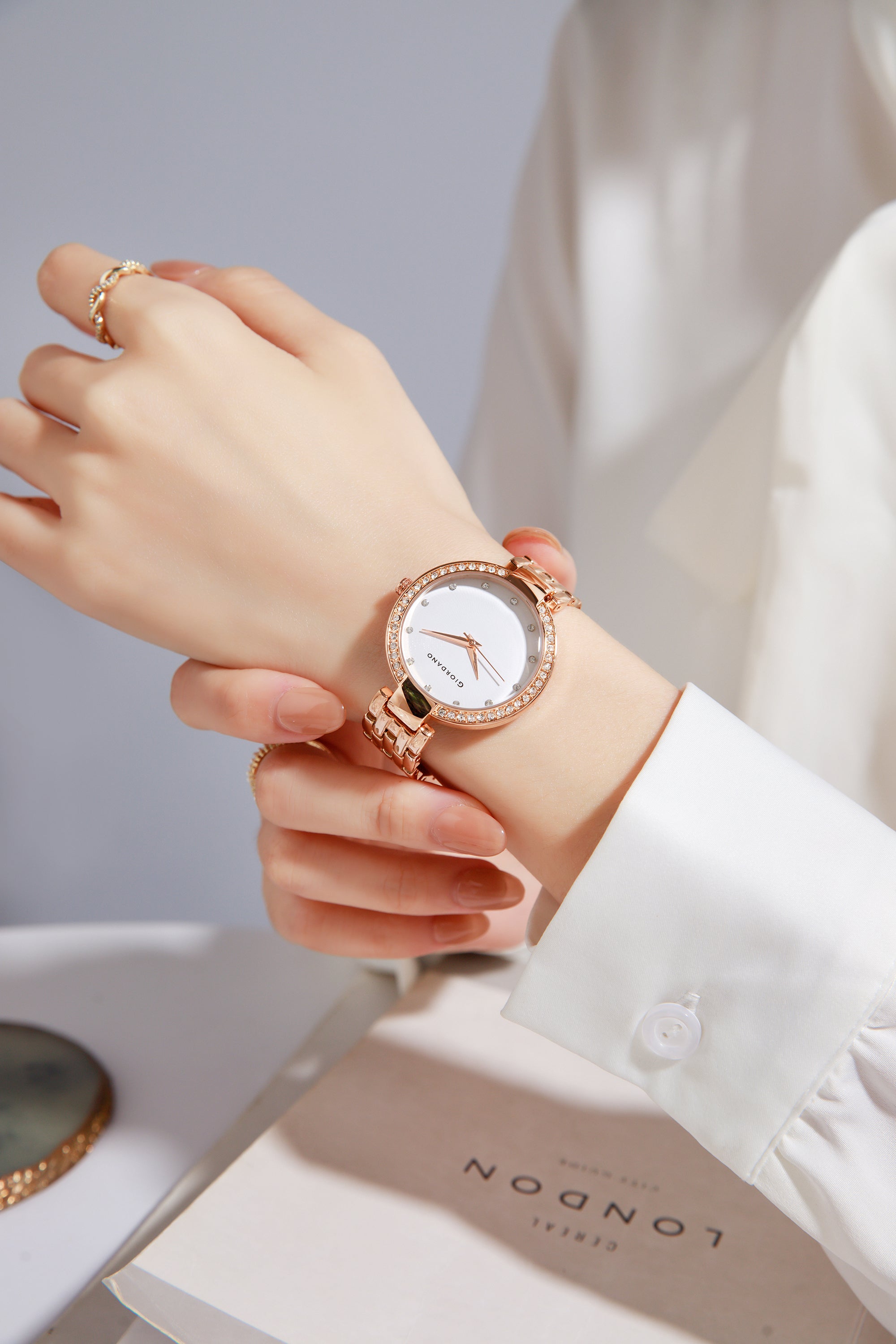 Giordano Analog Watch for Women with Diamond Indices, Stainless Steel Strap and Crystal Embellished Bezel | GD-2141-33